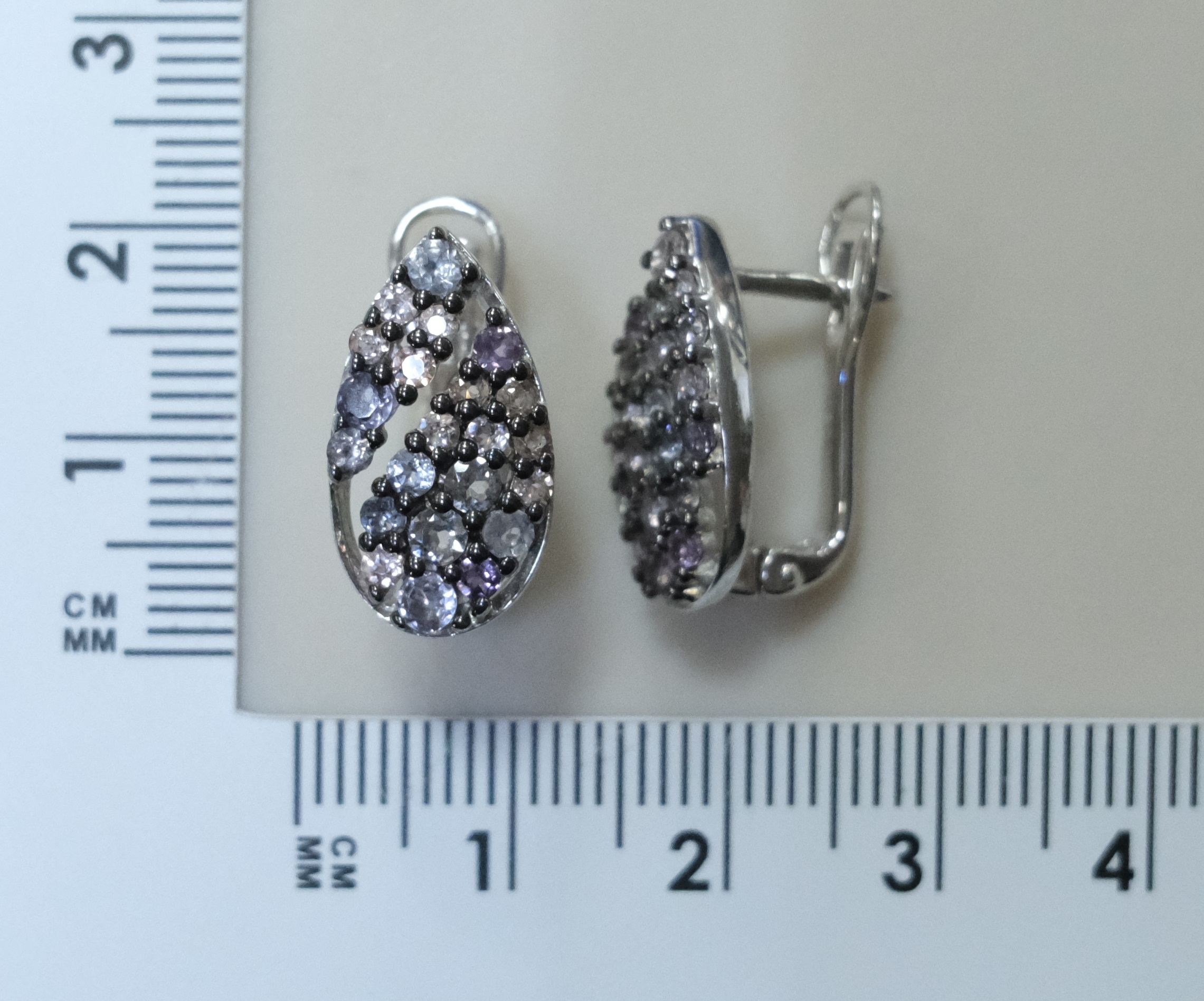 Серебряные серьги с цветной шпинелью